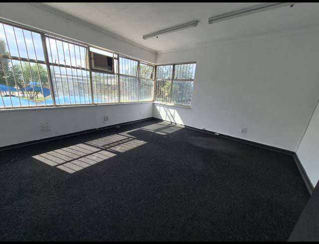 2,200M² WAREHOUSE TO LET IN DENVER